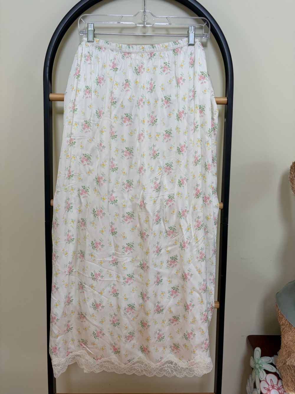 Aerie Floral Cream Satin lace trim Maxi viscose skirt XL - Picture 6 of 11